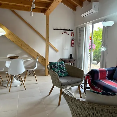 Hébergement de vacances Casa Do Meio- Farm House- *